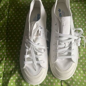 NWT**Adidas Nizza RF White Sneakers